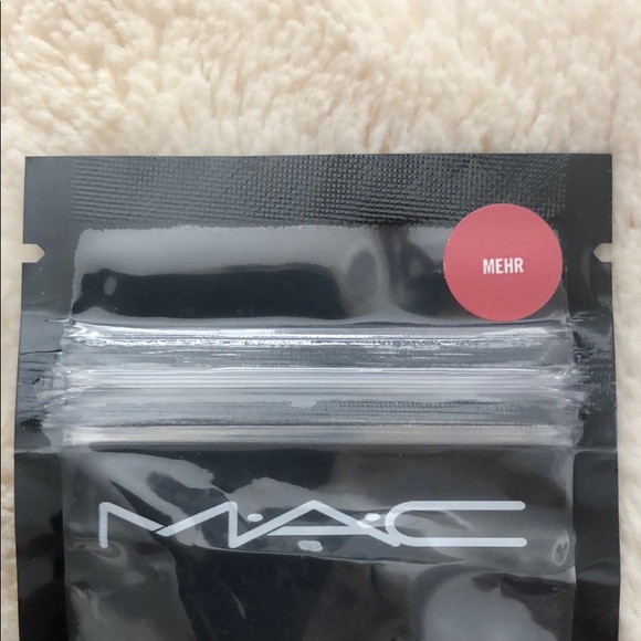 💕MAC Cosmetics - Mini Lip Bundle - Picture 4 of 14